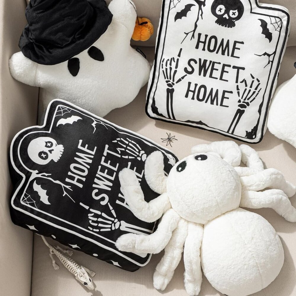 Happy Halloween  Throw Pillow Faux Fur Tarantula Shaped Halloween  Pillow - Picture 8 of 9